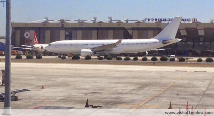 Unidentified aircraft at Ataturk Istanbul Airport